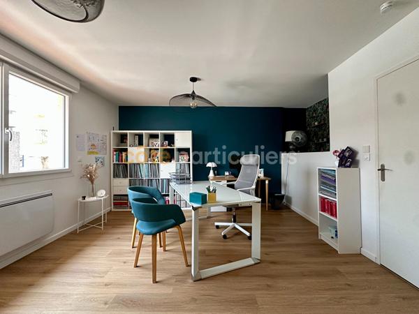 Location
                Bureaux56 m² - BORDEAUX (33000)