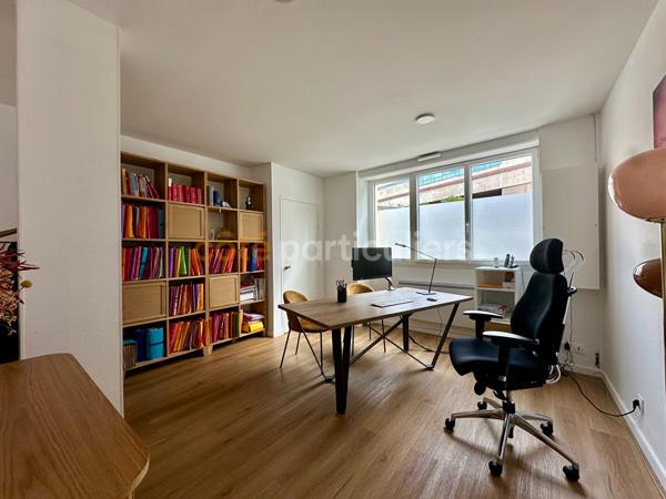 Location
                Bureaux56 m² - BORDEAUX (33000)