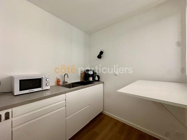 Location
                Bureaux56 m² - BORDEAUX (33000)