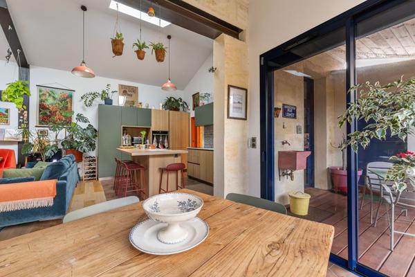 BEGLES PROCHE TRAMWAY MAISON 3- 4 pièces rénovée