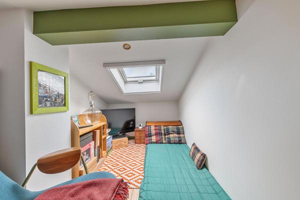 BEGLES PROCHE TRAMWAY MAISON 3- 4 pièces rénovée