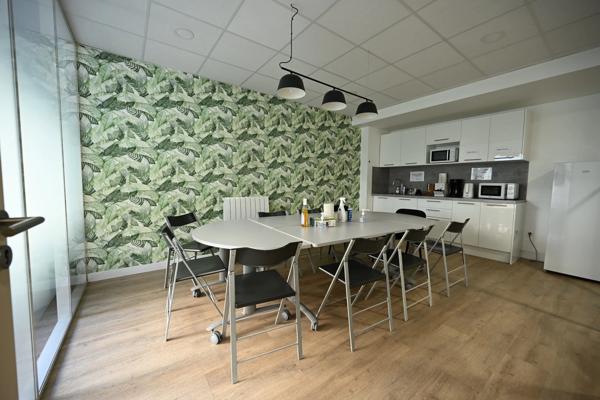 # Commerce – 220m² – Paris 20ème