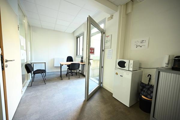 # Commerce – 220m² – Paris 20ème