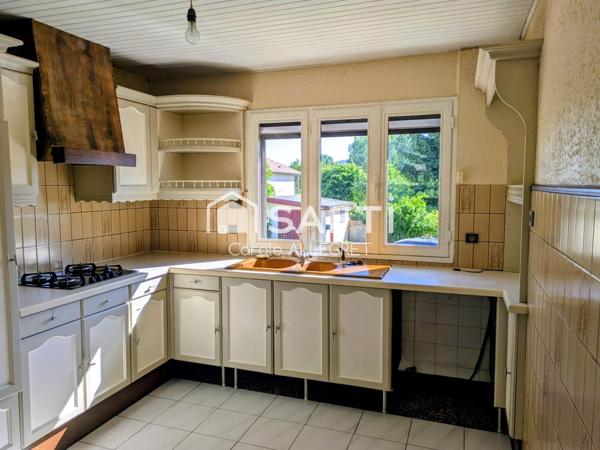 MAISON BIEN SITUEE AVEC JARDIN