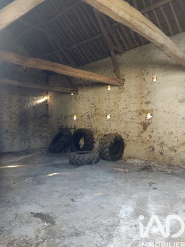 Immeuble à vendre 305 m² Voisines