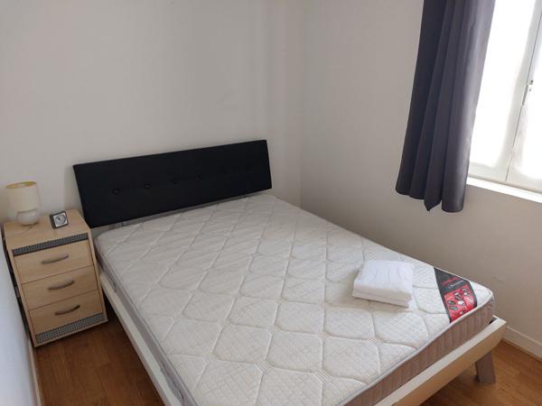A LOUER APPARTEMENT 2 PIECES MEUBLE A LA ROCHELLE VIEUX PORT