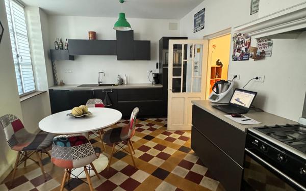 Maison à vendre    5 pièces •  Moissac