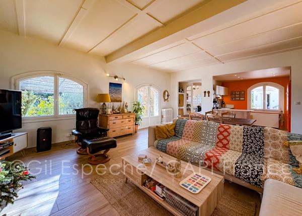 Dpt Alpes Maritimes (06), à vendre MOUGINS Village Maison 4 chambres