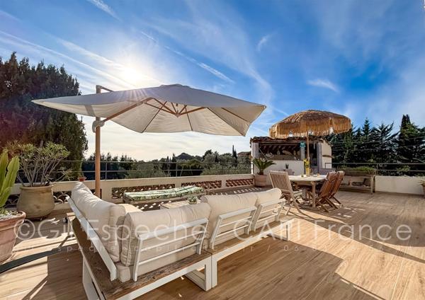 Dpt Alpes Maritimes (06), à vendre MOUGINS Village Maison 4 chambres