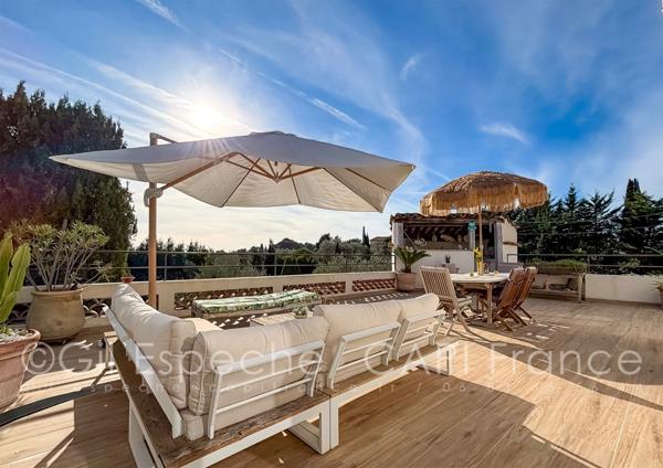 Dpt Alpes Maritimes (06), à vendre MOUGINS Village Maison 4 chambres