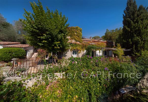 Dpt Alpes Maritimes (06), à vendre MOUGINS Village Maison 4 chambres