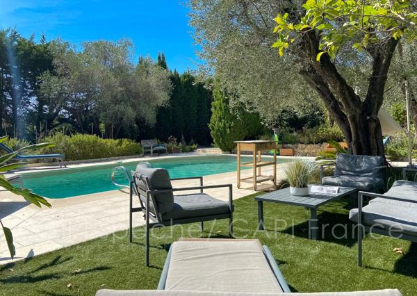Dpt Alpes Maritimes (06), à vendre MOUGINS Village Maison 4 chambres