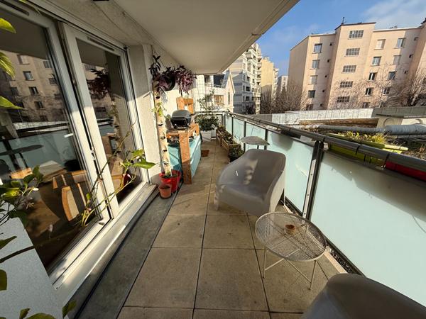 Appartement T3 Villeurbanne République 69100, balcon à vivre, cuisine équipée, garage, proche métro
