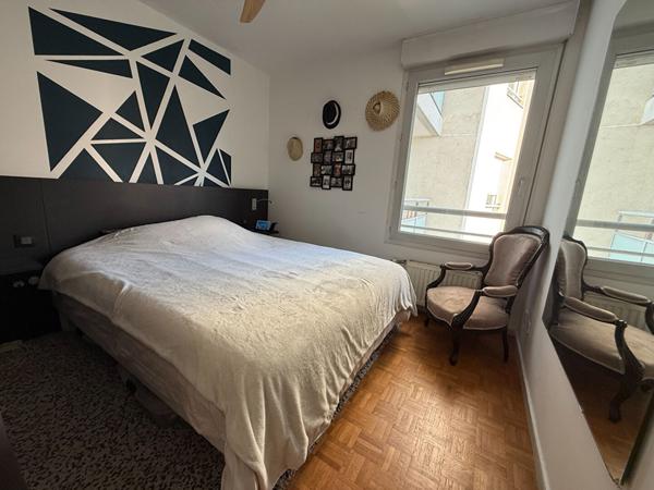 Appartement T3 Villeurbanne République 69100, balcon à vivre, cuisine équipée, garage, proche métro