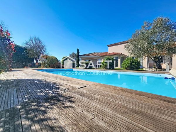 Villa moderne avec piscine et grand terrain