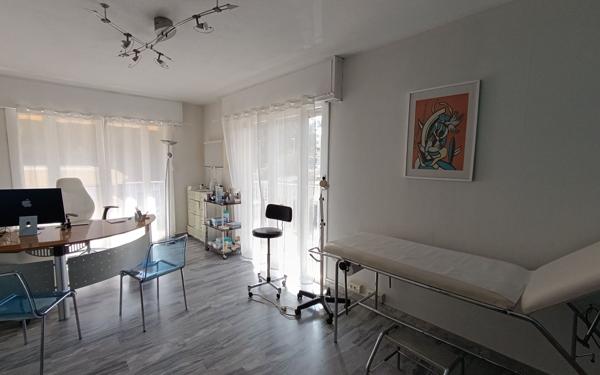 Appartement à vendre    3 pièces • 78 m2 Antibes
