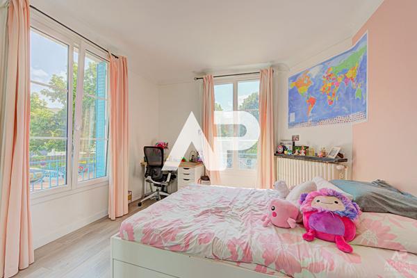 Maison Rueil Malmaison 7 pièce(s) 132 m2 850 000 € **  - Référence  20133