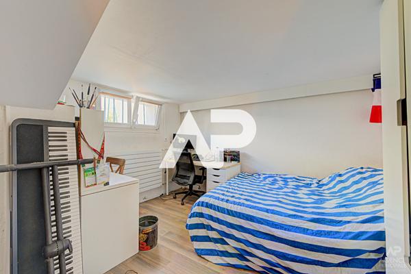 Maison Rueil Malmaison 7 pièce(s) 132 m2 850 000 € **  - Référence  20133