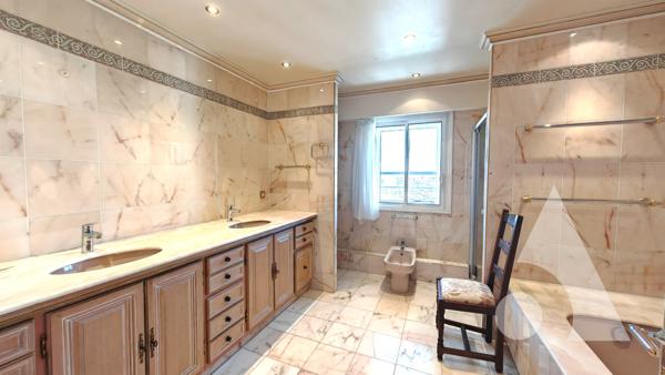 Appartement 7 pièces 245 m2