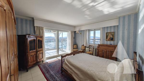 Appartement 7 pièces 245 m2