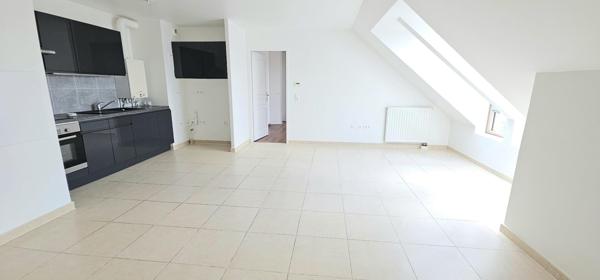 Grand F2 avec stationnement privatif