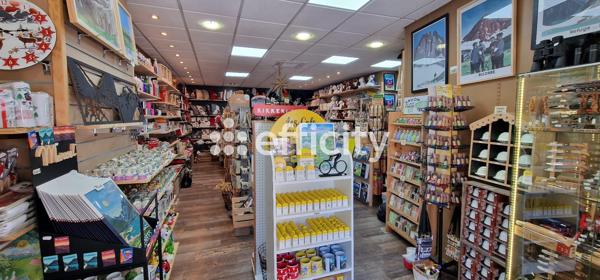 Fonds De Commerce - 54 m²