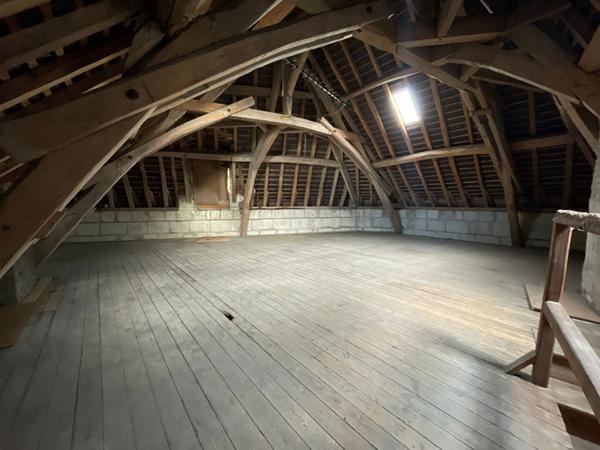 Brissac-Loire-Aubance - masion ancienne à renover - 3 chambres et garage à seulement 15 minutes du Sud d'Angers