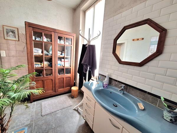 A vendre Maison Montluçon 3 pièce(s) idéalement placée et à fort potentiel Montluçon