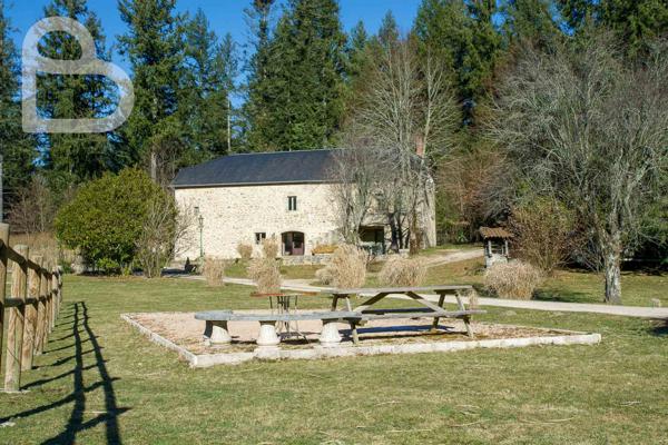 Saint-Céré (46400) Domaine de caractère rénové – gîtes, piscine, étang, chevaux