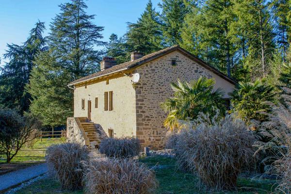 Saint-Céré (46400) Domaine de caractère rénové – gîtes, piscine, étang, chevaux