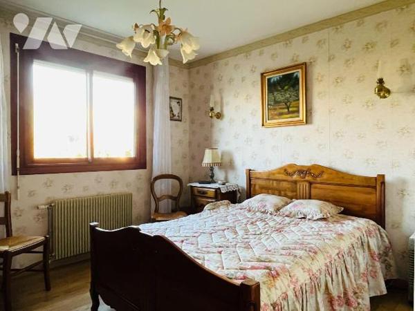 A vendre sur la commune d'Avranches, dans un quartier recherché, une maison de plain-pied sur s...