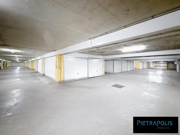 Garage fermé, rue Hippolyte Kahn