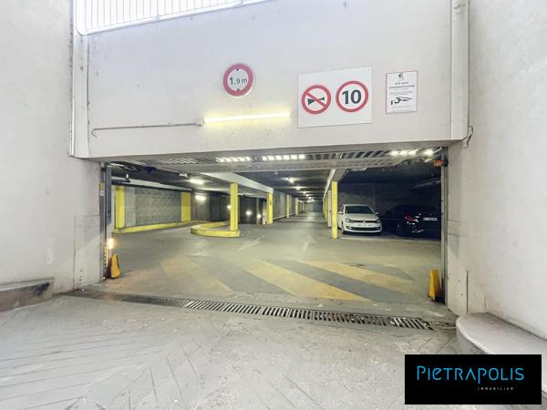 Garage fermé, rue Hippolyte Kahn