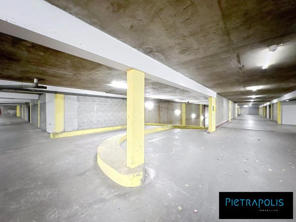 Garage fermé, rue Hippolyte Kahn