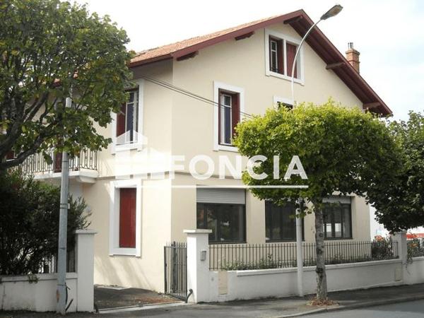 Location Local commercial 4 pièces 81.1 m² - 82 AVENUE DE LA MARNE Biarritz 64200