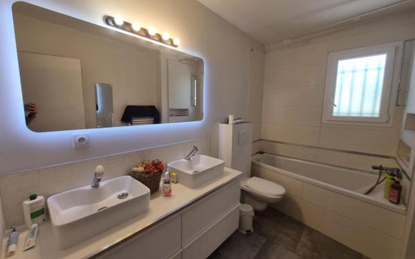 Maison à vendre    5 pièces • 137 m2 Montfavet - Avignon