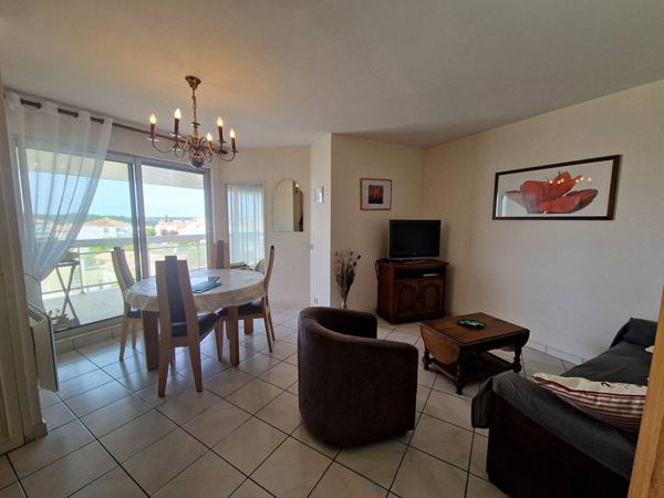 APPARTEMENT à VAUX SUR MER