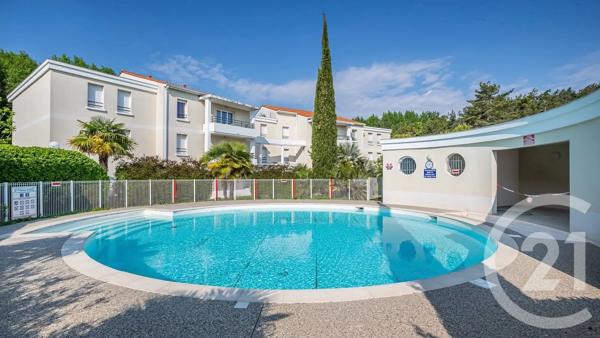 Appartement F2 à vendre  2 pièces - 47,88 m 2   ROYAN  - 17