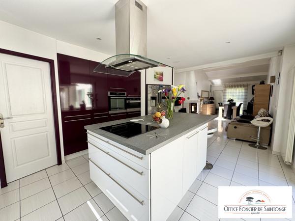 Maison Traditionnelle vue sur dune et forêt