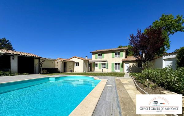 Maison Traditionnelle vue sur dune et forêt