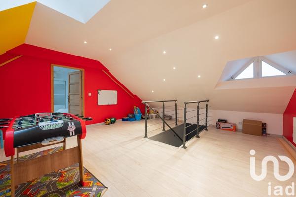 Maison 6 pièces de 128 m² à Donchery (08350)