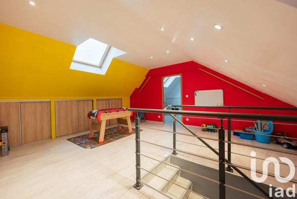 Maison 6 pièces de 128 m² à Donchery (08350)