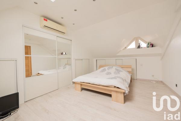 Maison 6 pièces de 128 m² à Donchery (08350)