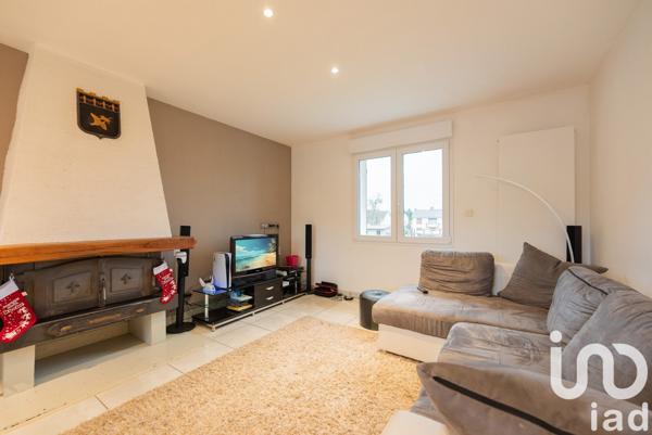 Maison 6 pièces de 128 m² à Donchery (08350)