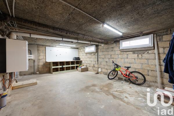 Maison 6 pièces de 128 m² à Donchery (08350)