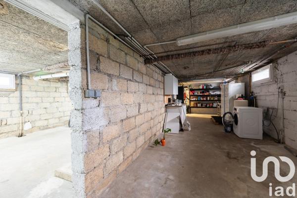 Maison 6 pièces de 128 m² à Donchery (08350)