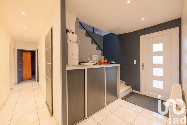 Maison 6 pièces de 128 m² à Donchery (08350)