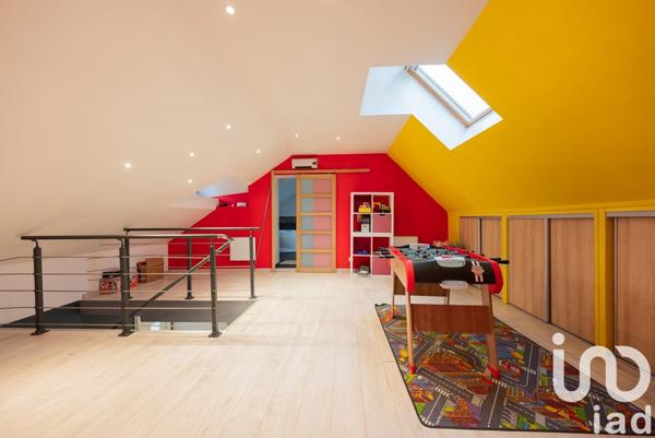 Maison 6 pièces de 128 m² à Donchery (08350)