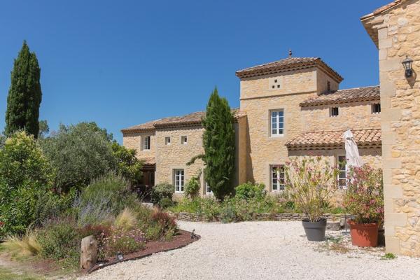 Vente Mas Uzès 13 Pièces 397 m²