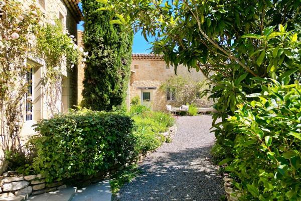 Vente Mas Uzès 13 Pièces 397 m²